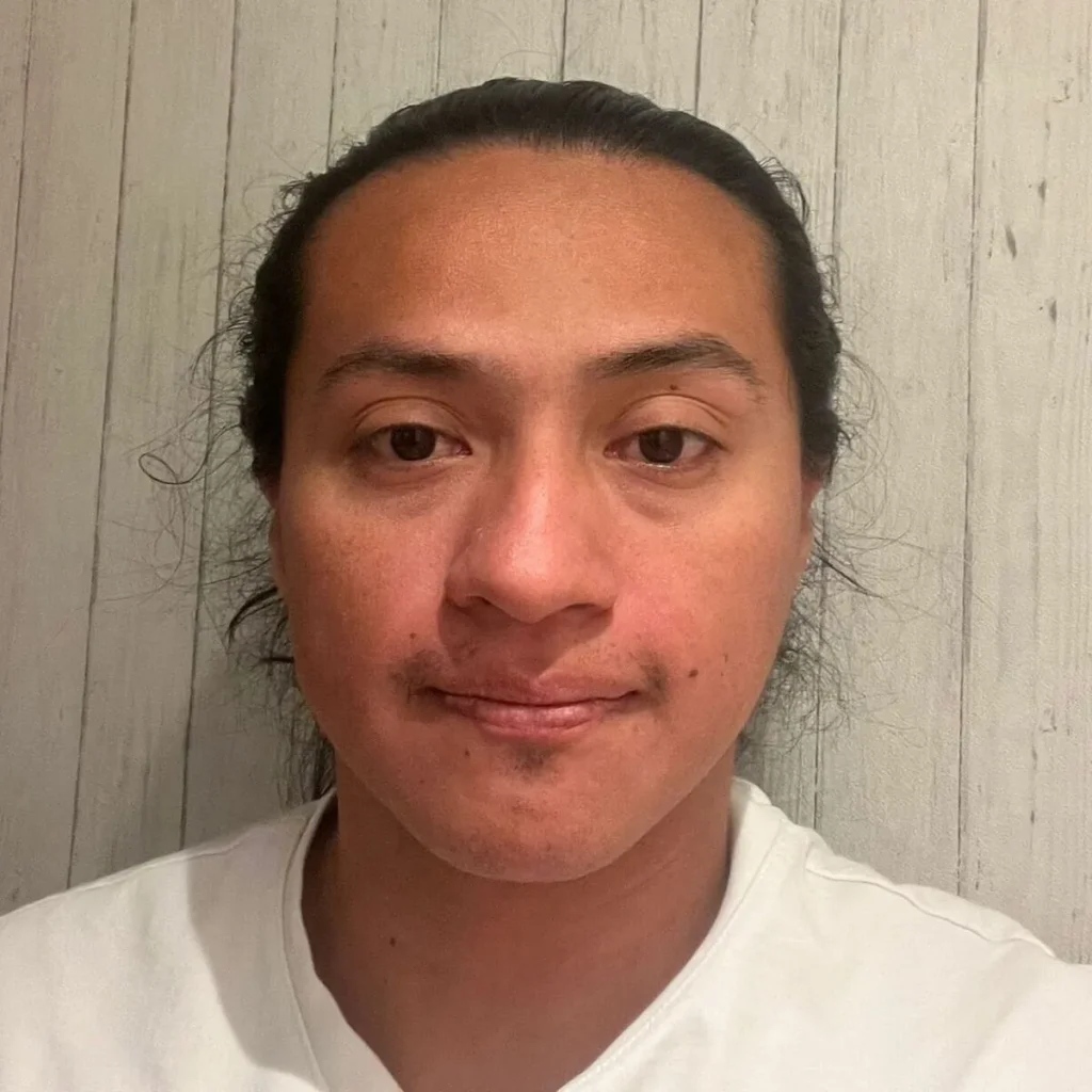 Jonathan vazquez success story: onefam hostels – fr